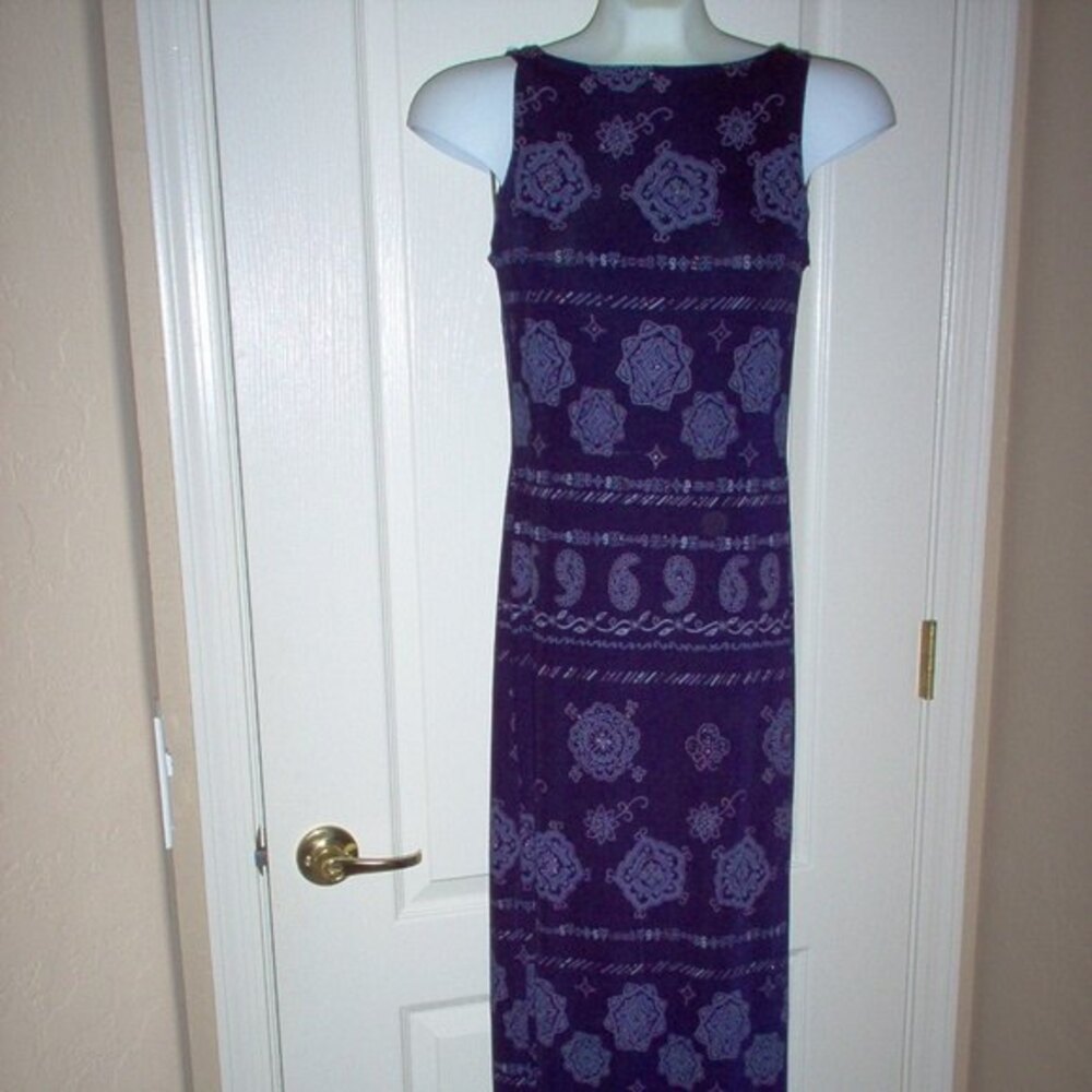 Navy full length sleeveless dress Geometric pattern